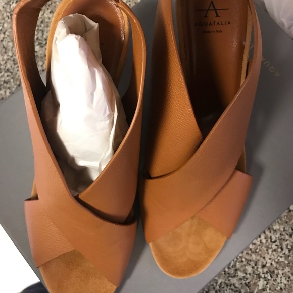 Aquatalia Bayleigh Calf in Camel NIB - Picture 2 of 4